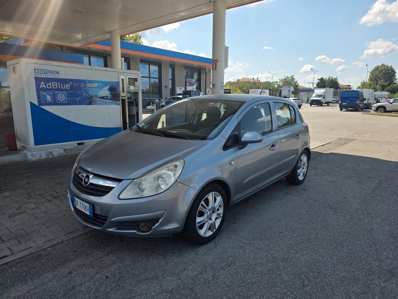 Opel Corsa 1.2 5 porte GPL