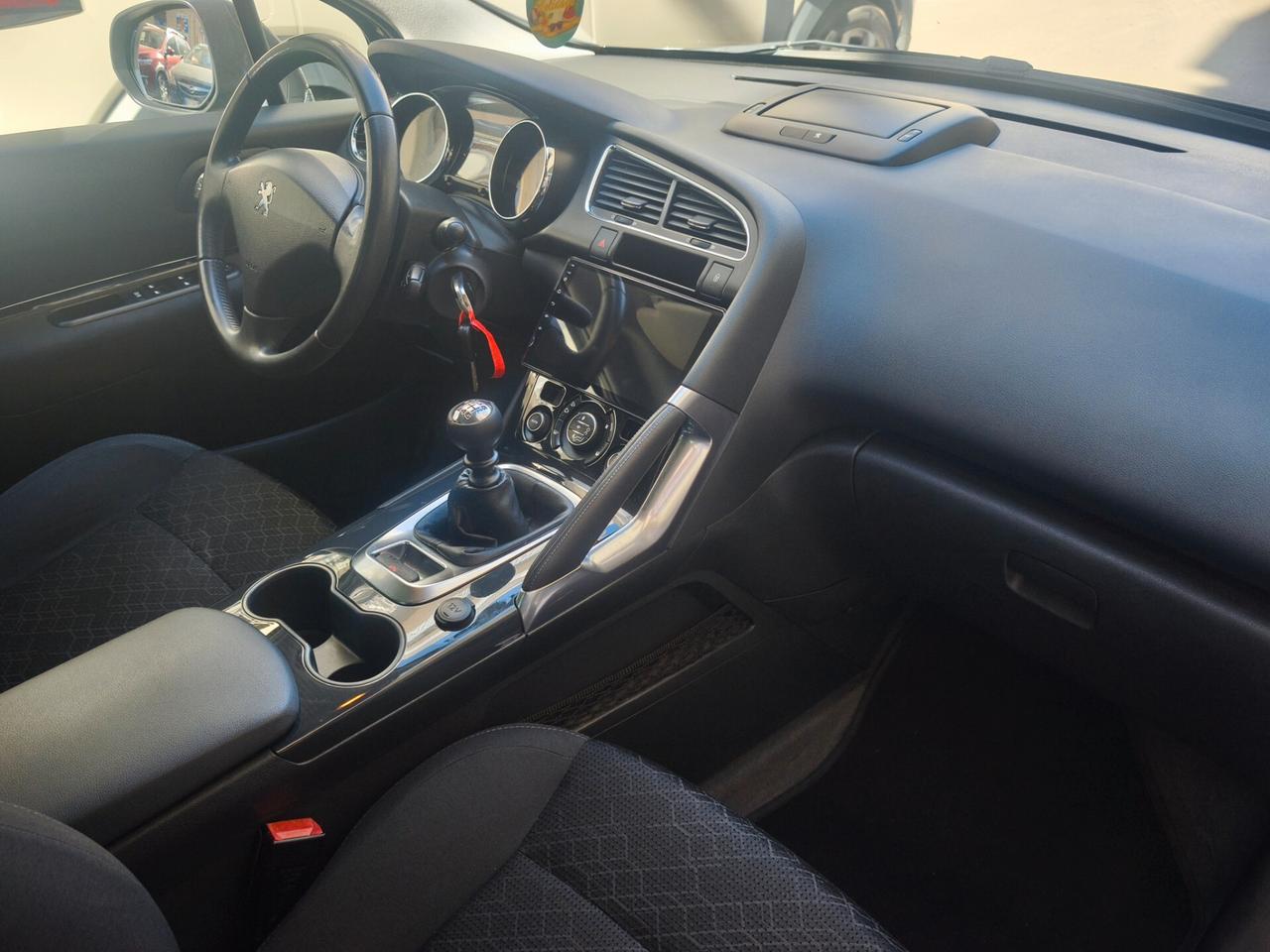 Peugeot 3008 1.6 HDi 115CV Allure 2014
