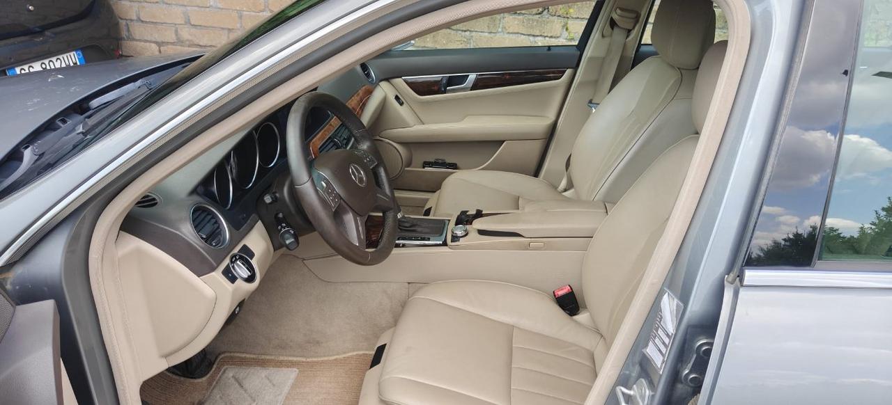 Mercedes C 220 CDI BlueEfficiency Avantgarde c/bixeno Berlina