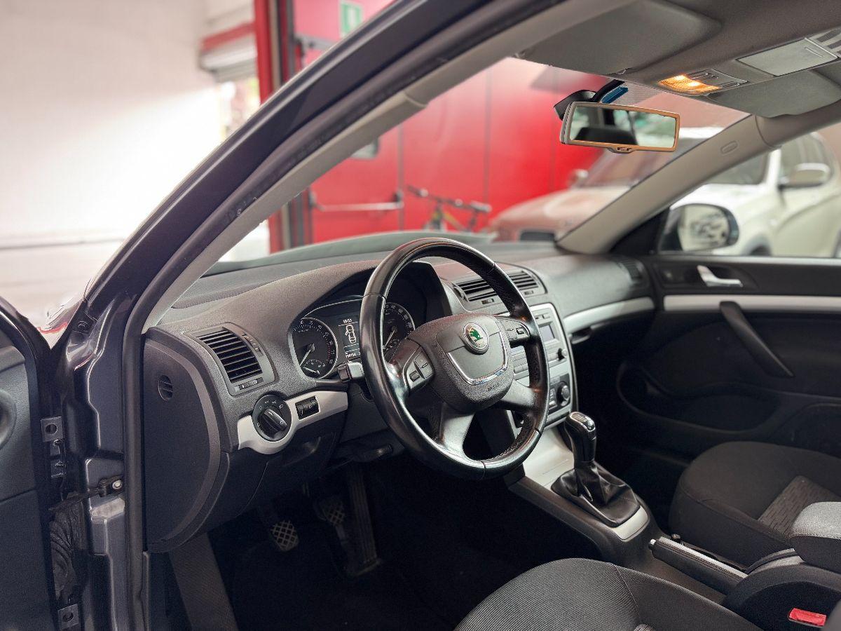 SKODA - Octavia - 1.6 TDI CR F.AP. Elegance