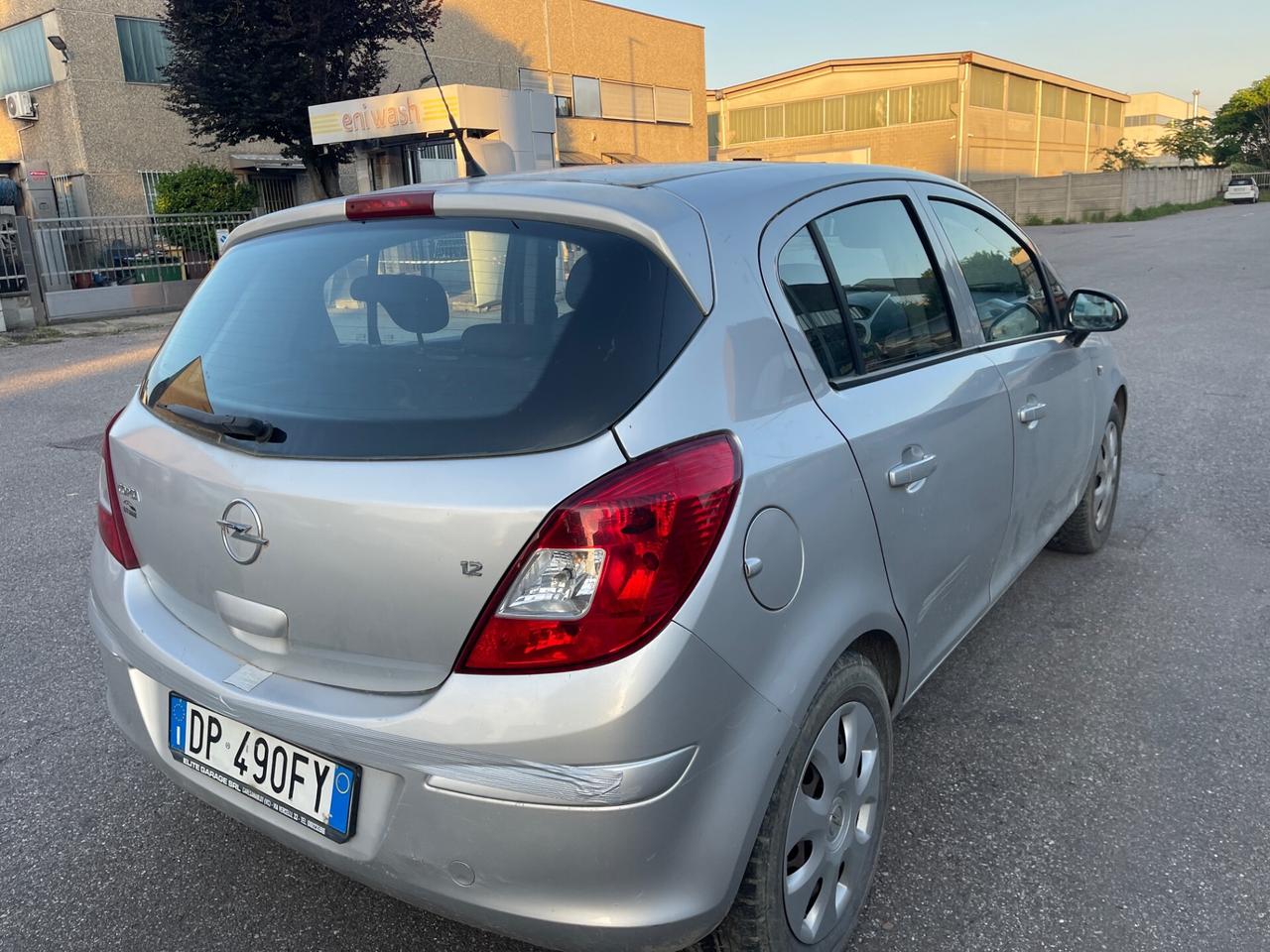 Opel Corsa 1.2 benzina euro4 per COMERCIANTI