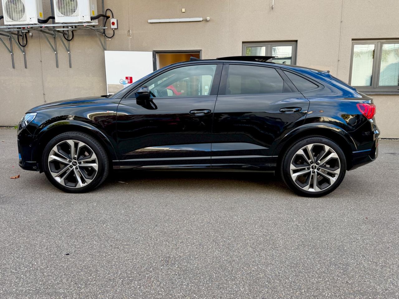 AUDI Q3 SPORTBACK 2.0TDI 200CV S-tronic S-LINE TETTO MATRIX SONOS RETROCAMERA