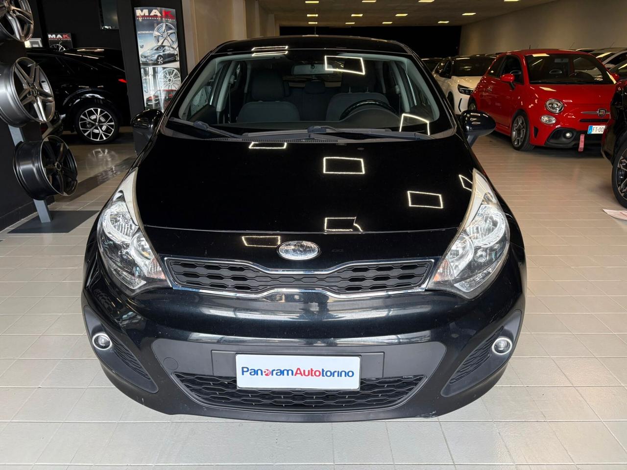 Kia Rio 1.1 CRDi 5p. Cool Neopatentati