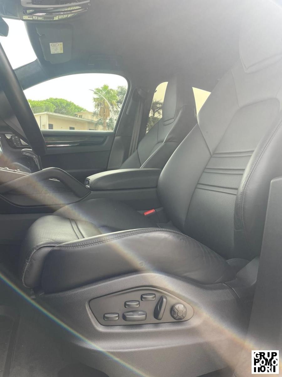 PORSCHE - Cayenne Coupè Turbo 4.0cc 640cv