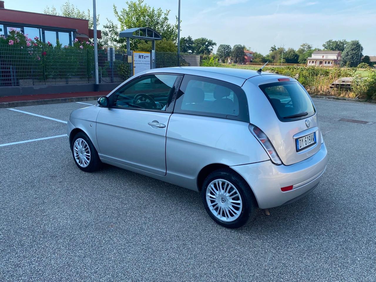 Lancia Ypsilon 1.2 Versus
