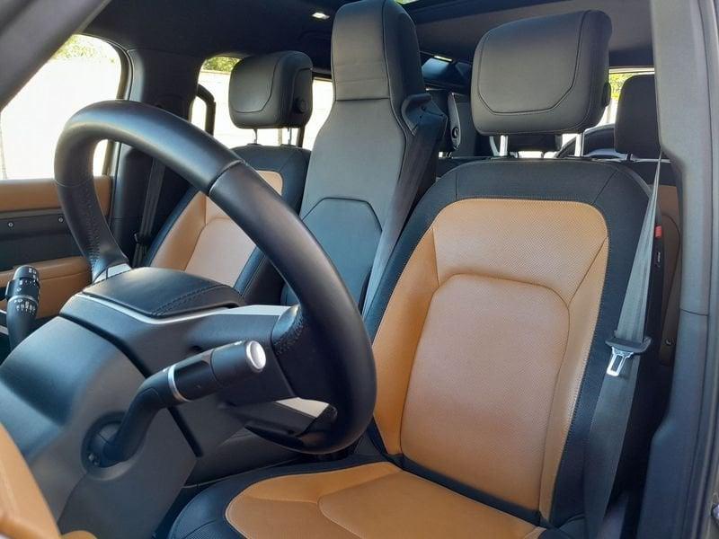 Land Rover Defender 3.0D I6 250 110 X-Dynamic SE AWD auto.