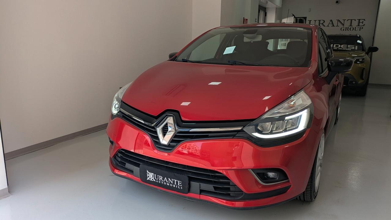 Renault Clio TCe 12V 90 CV 5 porte Moschino Life