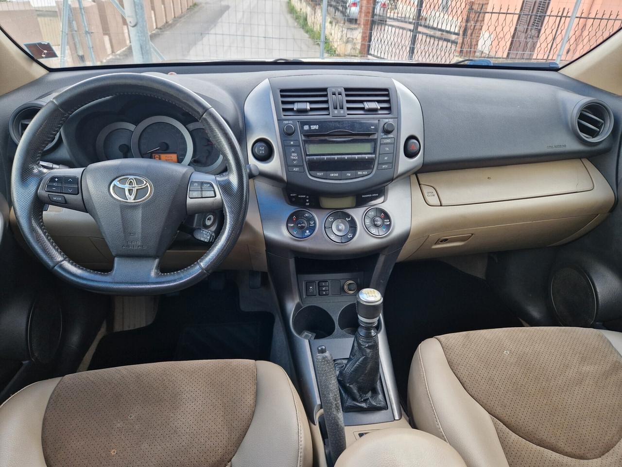 Toyota RAV 4 RAV4 Crossover 2.2 D-4D 150 CV DPF Exclusive