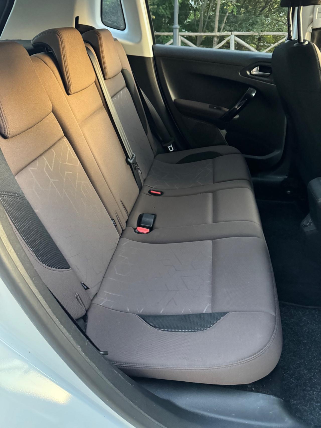 Peugeot 2008 1.6 e-HDi 92Cv Urban Cross 2014