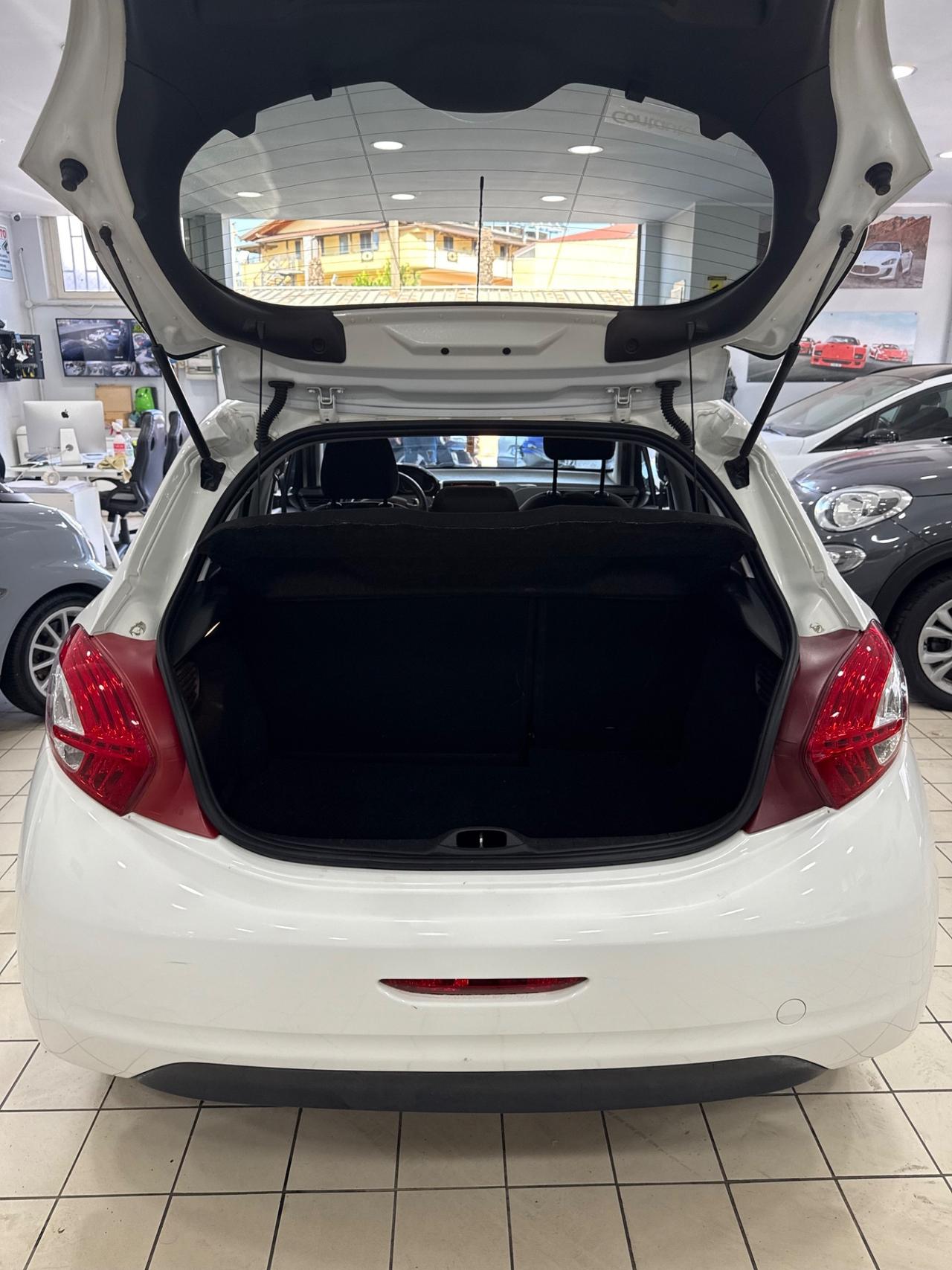 Peugeot 208 1.4 hdi automatica full optional