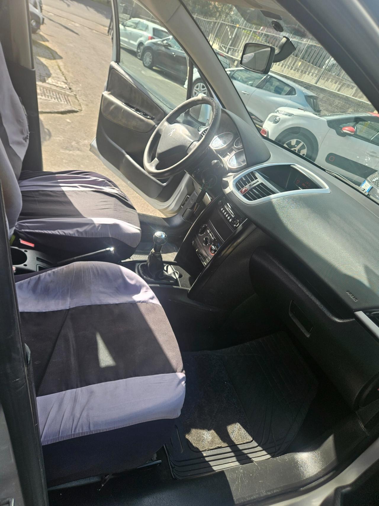 Peugeot 207 1.4 HDi 70CV 5p. XS Easy