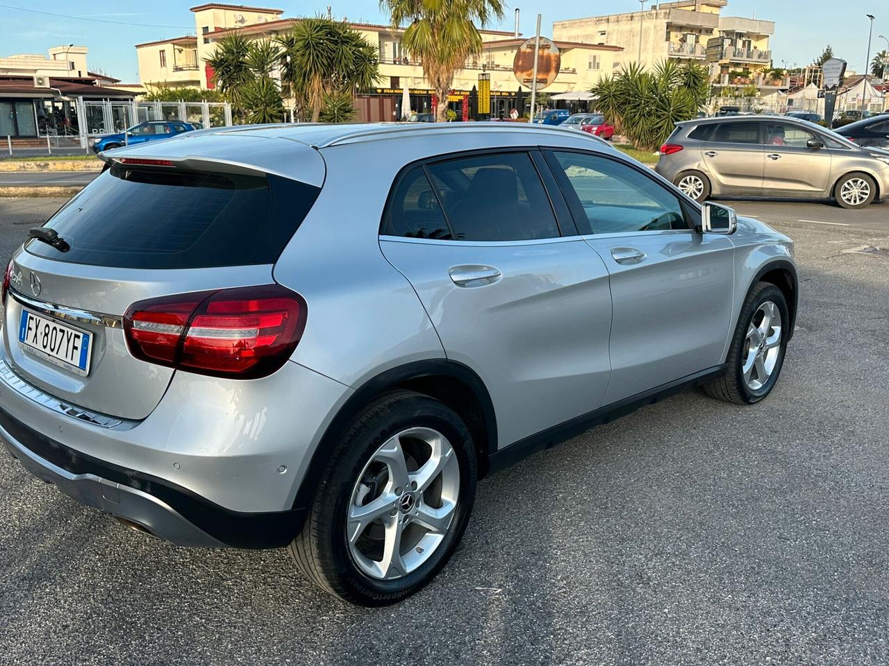 MERCEDES-BENZ GLA 200d 136CV AUTOMATICA PREMIUM