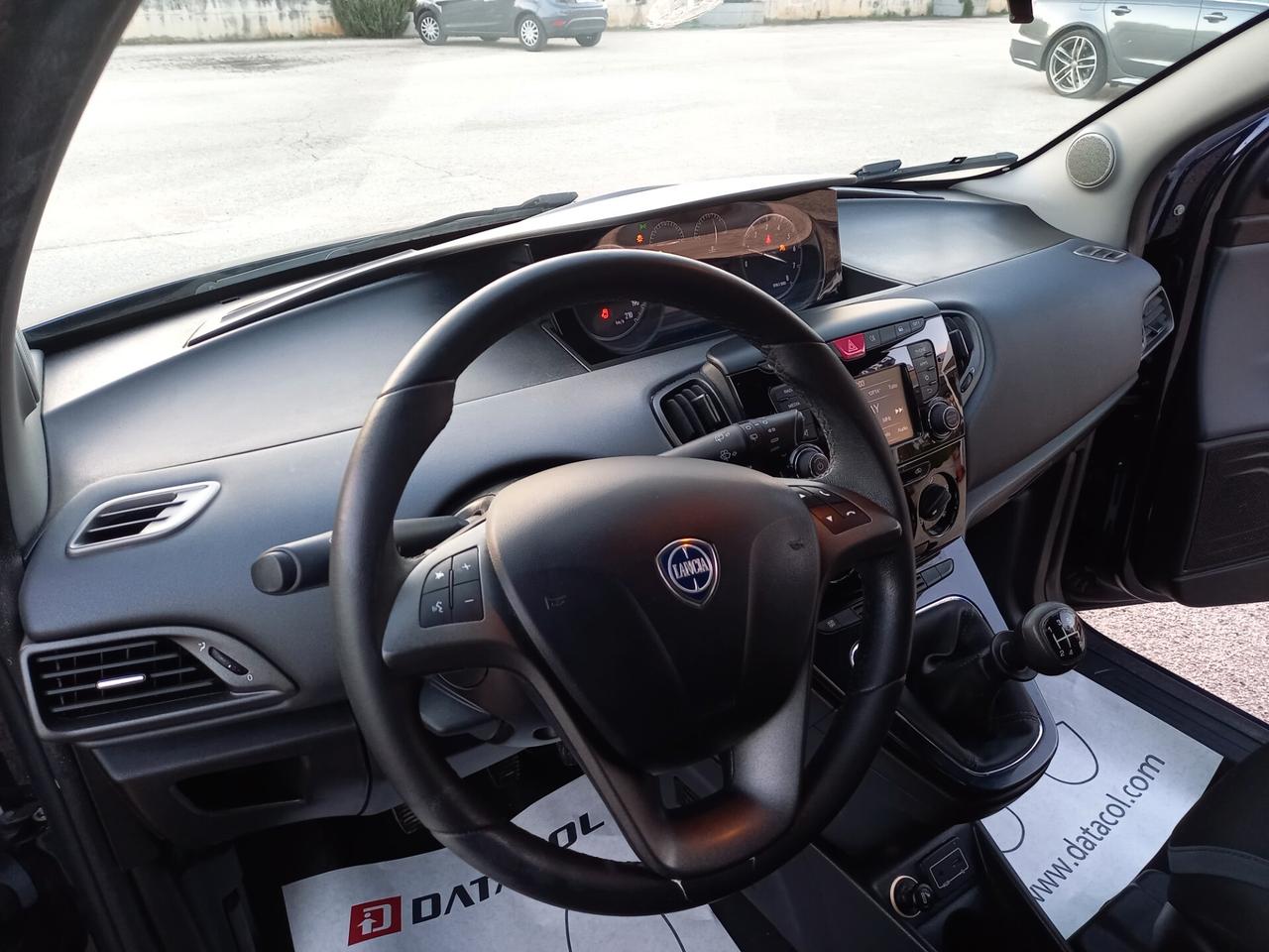 Lancia Ypsilon 1.2 69 CV 5 porte Gold