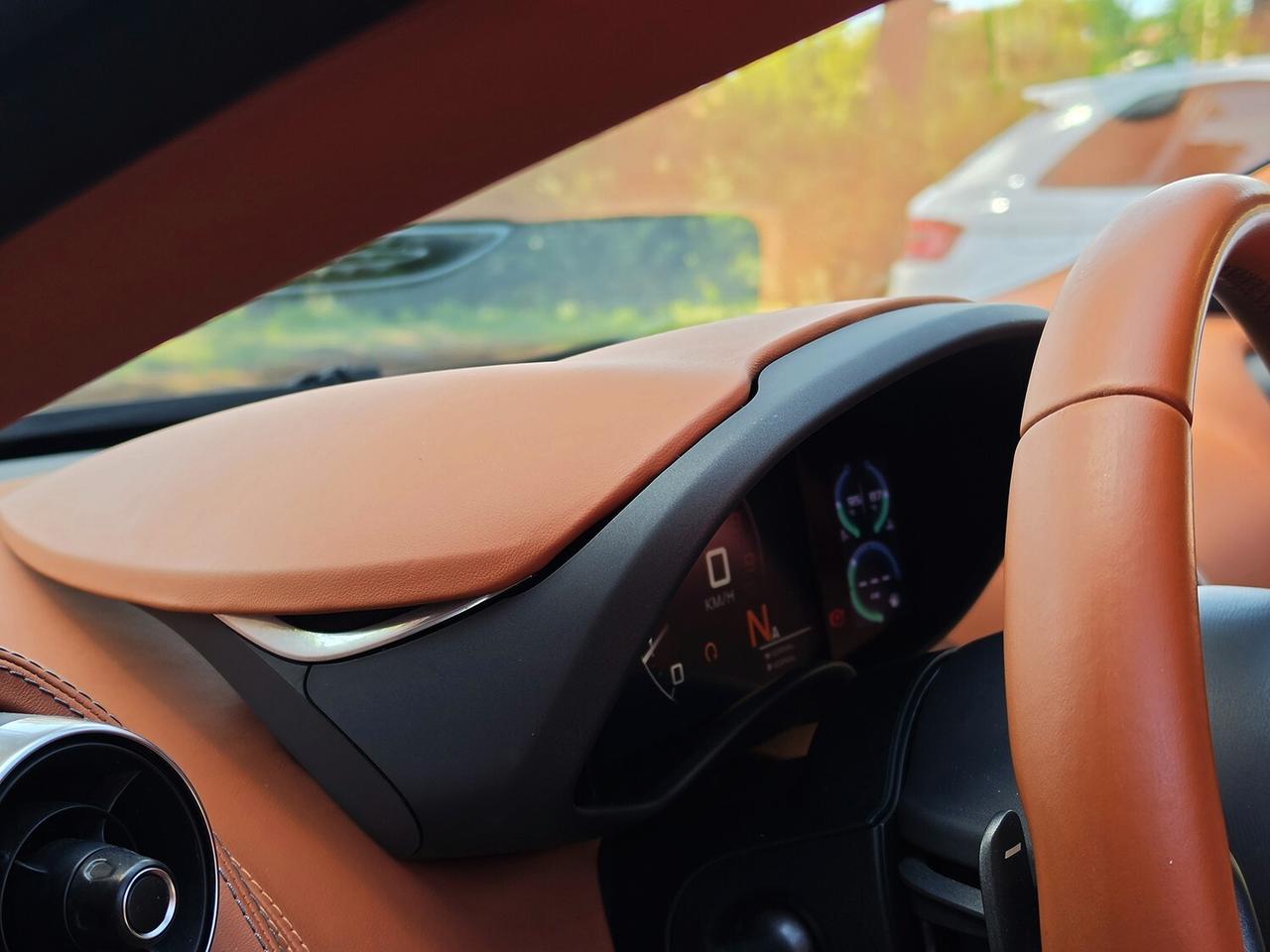 Mclaren 570S Coupe V8 3.8 570CV LUXURY PACK _ SERVICE BOOK COMPLETO MCLAREN UFFICIALE _ CERCHI 19" MSO (€8000) _ LIFT