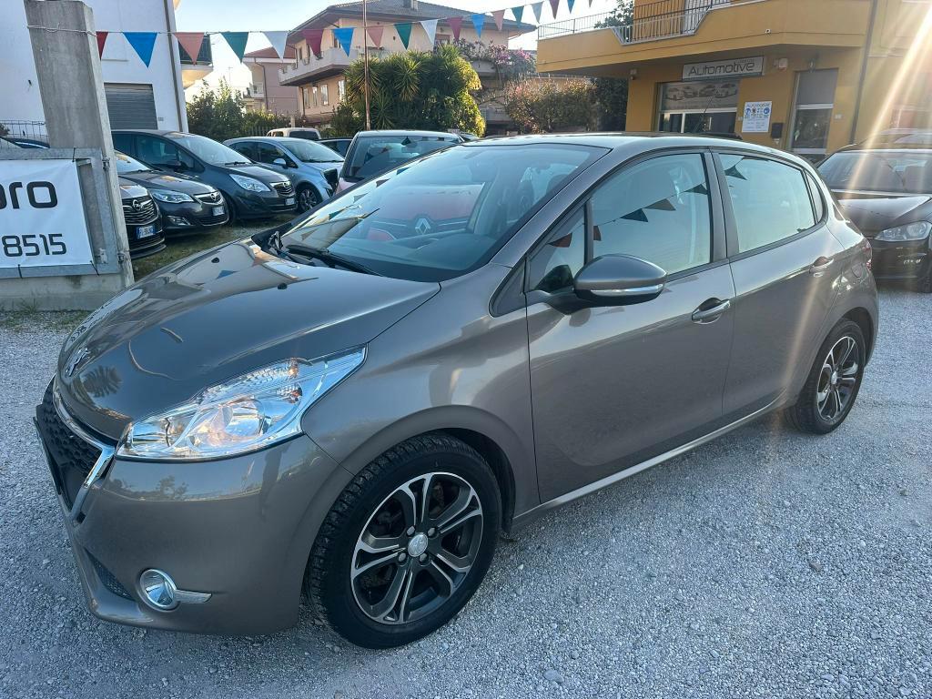 PEUGEOT 208 1.4 8V HDi 68CV 5p. Allure
