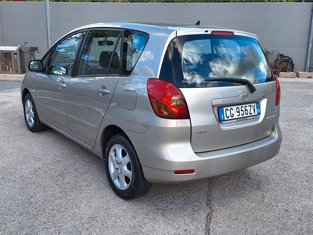 Toyota Corolla Verso 2.0 tdi D-4D NEOPATENTATI FAMIGLIARE