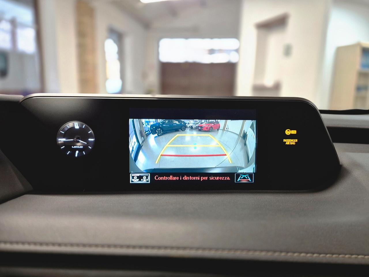 Lexus UX Hybrid Business