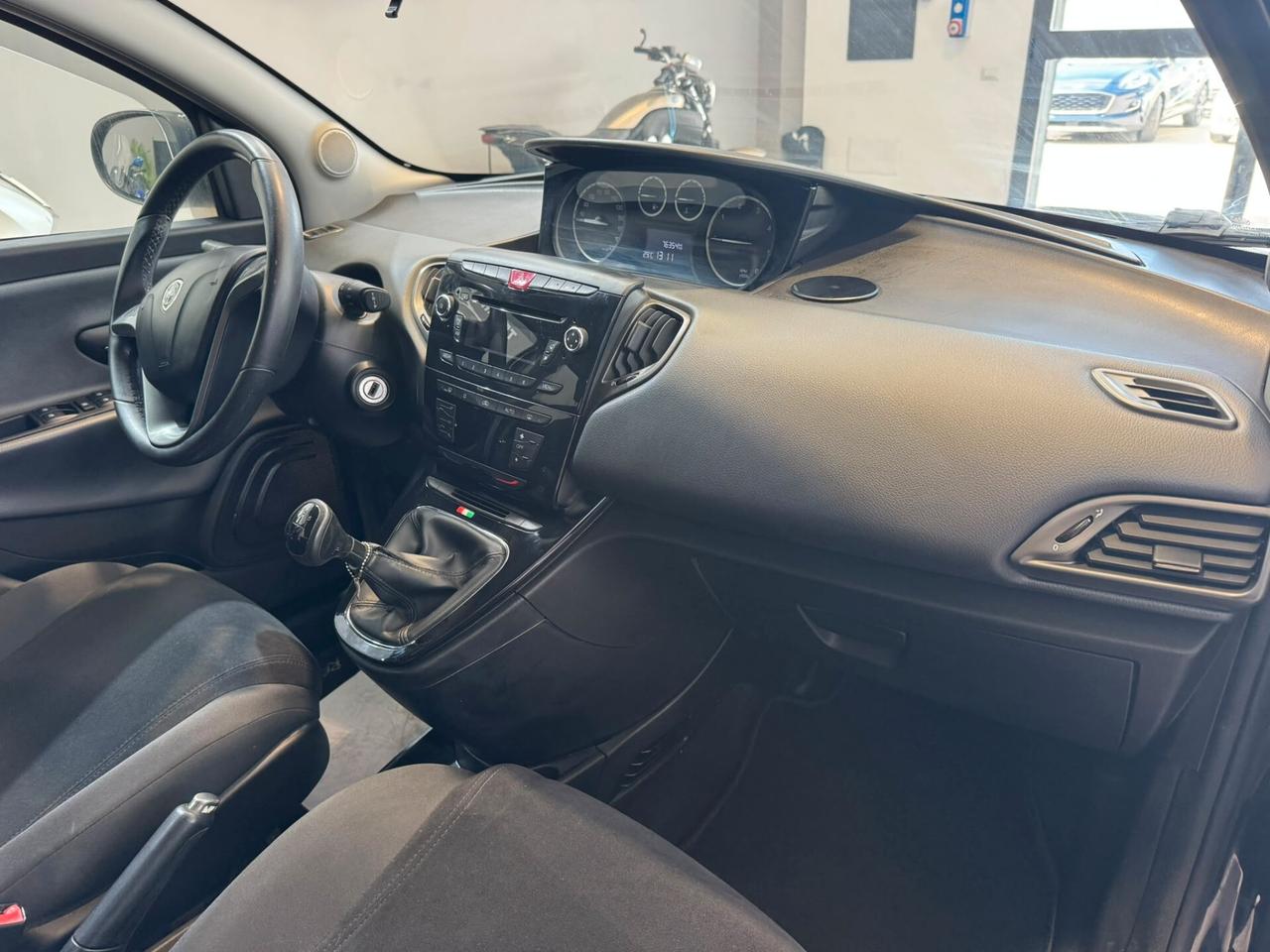 Lancia Ypsilon 1.3 MJT 16V 95 CV 5 porte S&S Gold
