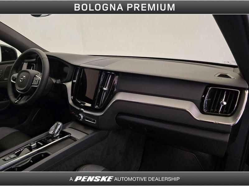 Volvo XC60 XC60 B5 AWD automatico Plus Dark