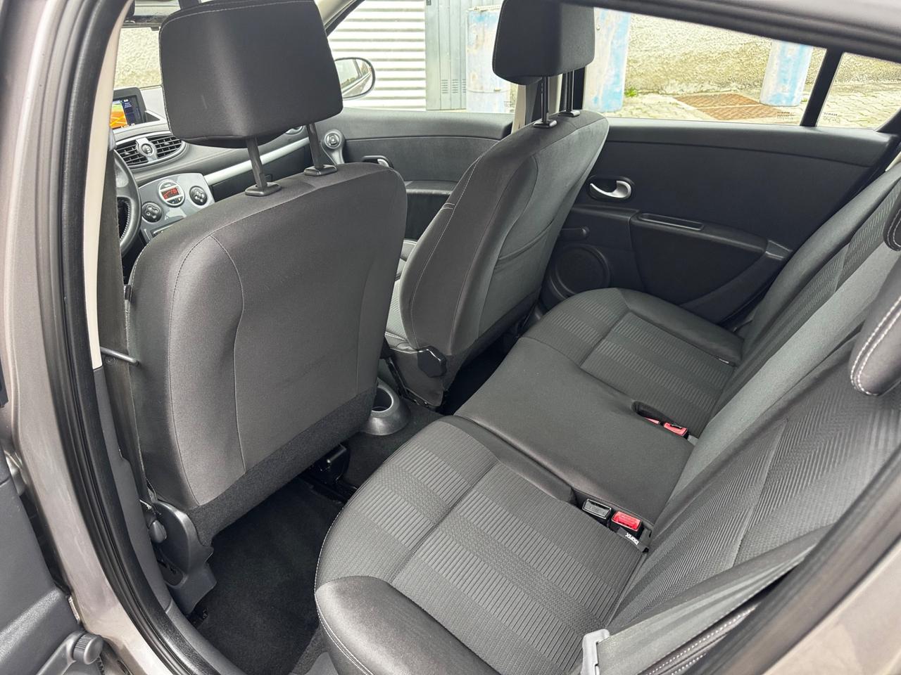 Renault Clio 1.5 dCi 85CV 5 porte con GANCIO TRAINO