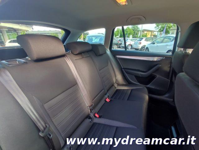 SKODA Octavia 1.5 DSG Wagon Ambition G-Tec
