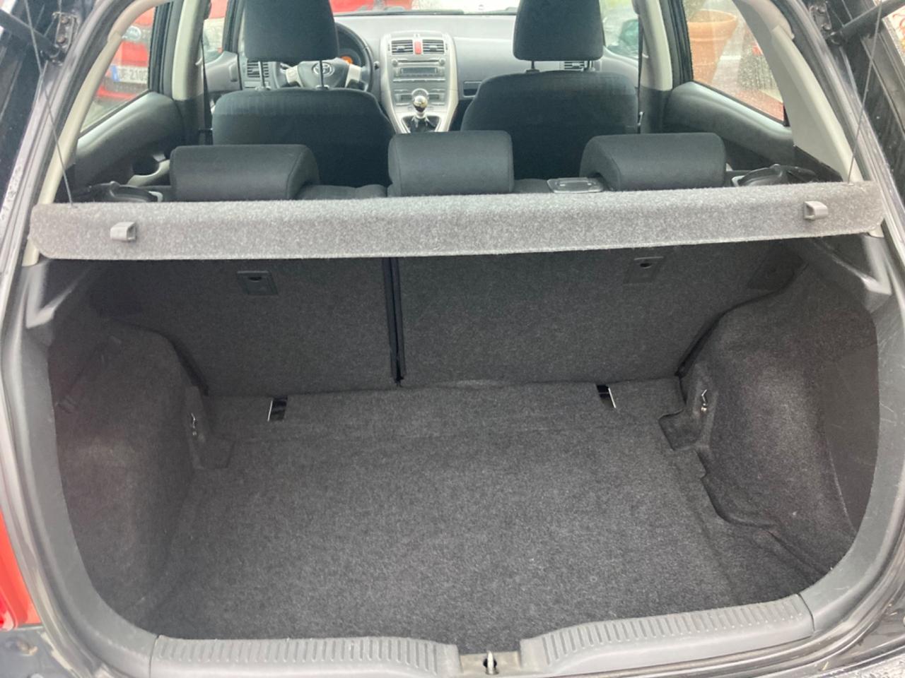 TOYOTA AURIS 5 PORTE (DA VETRINA)