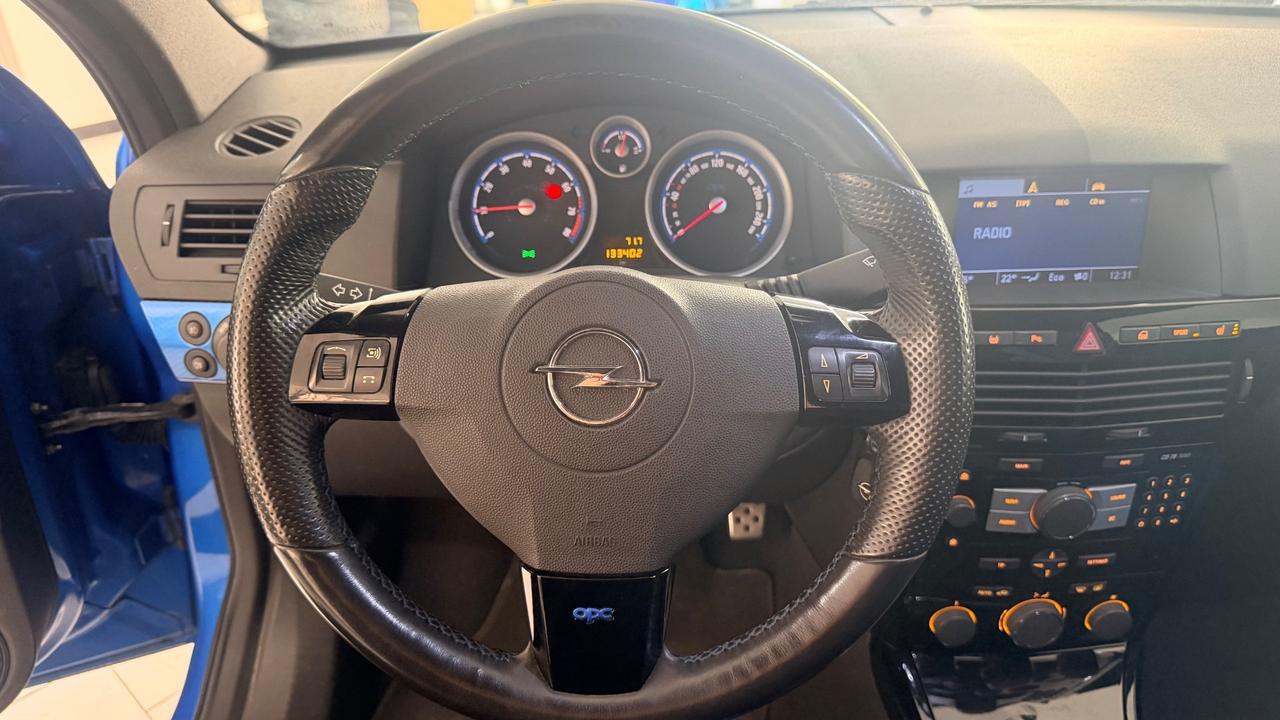 Opel Astra OPC 2.0 T 240CV