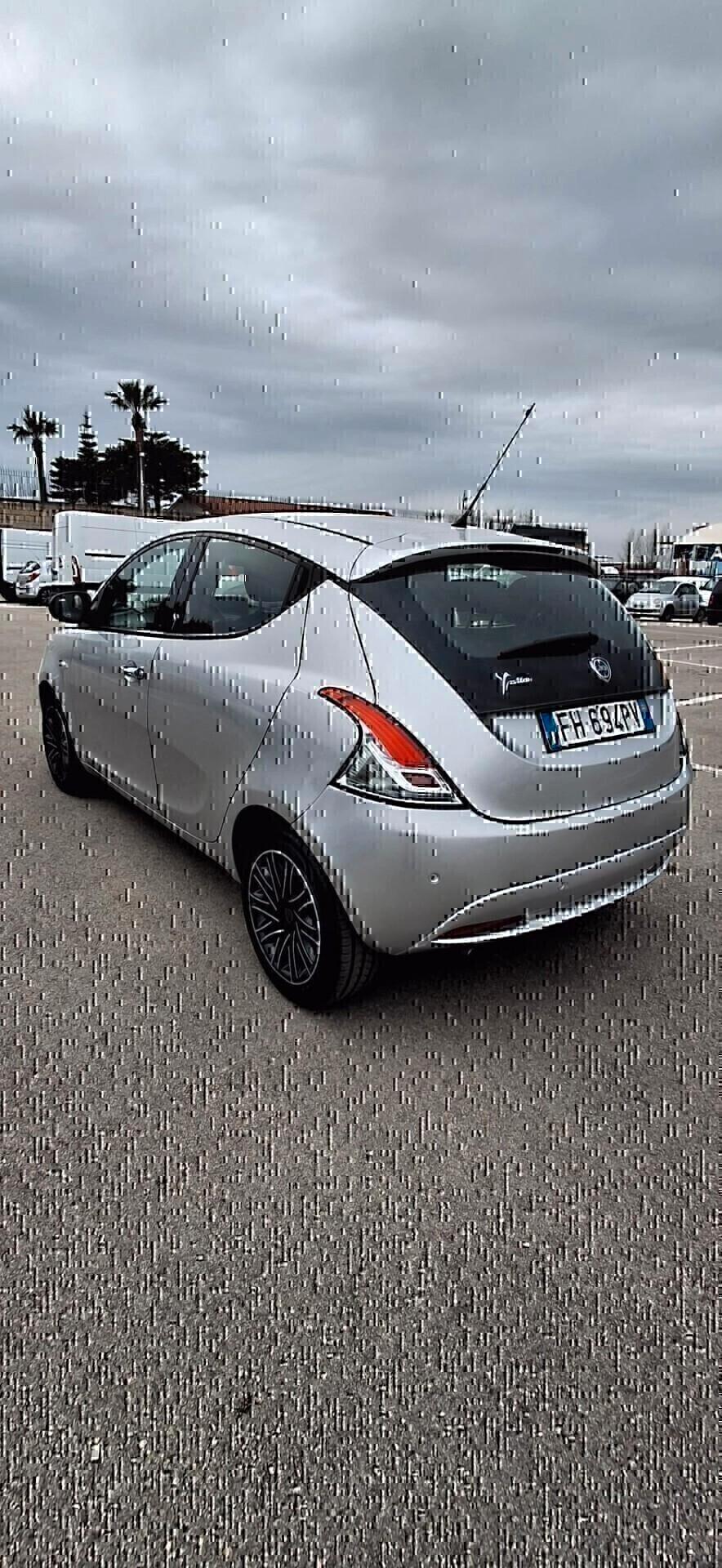Lancia Ypsilon 1.2 69 CV 5 porte GPL Ecochic Platinum
