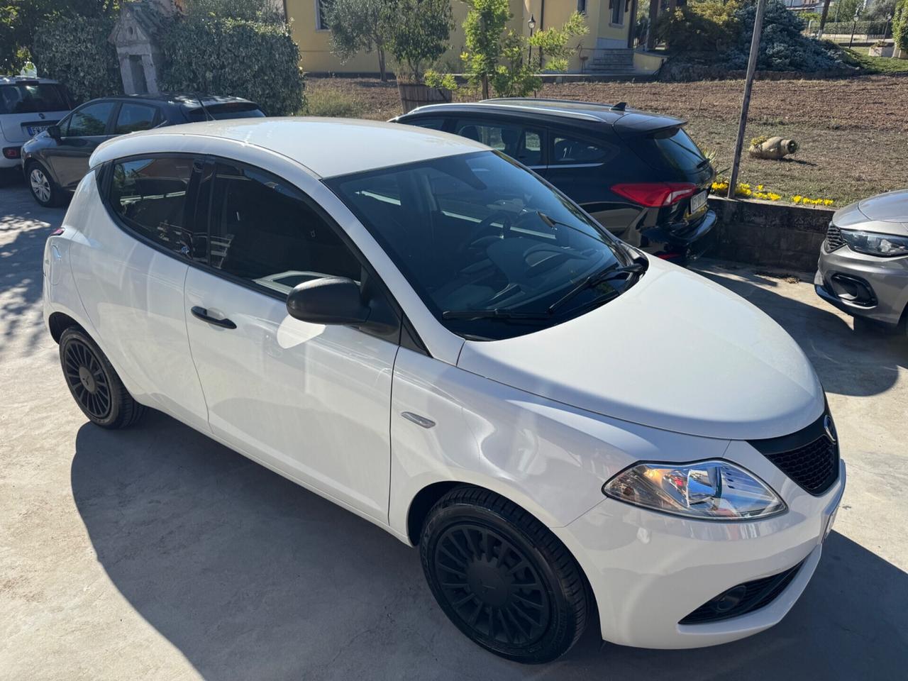 Lancia Ypsilon 1.2 69 CV 5 porte S&S Gold