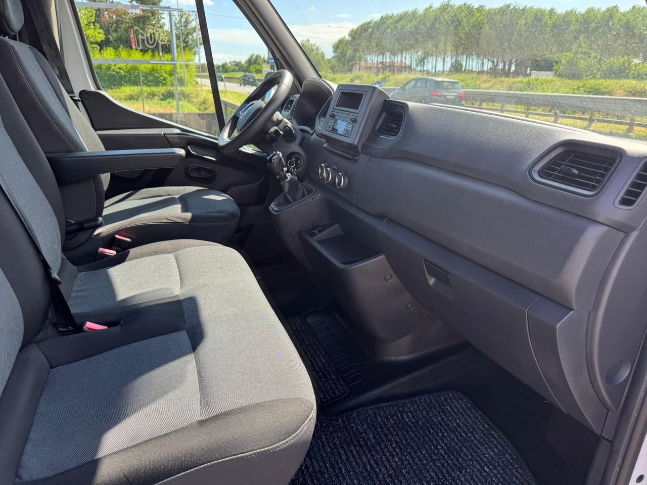 Renault Master T35 2.3 dCi 135 PASSO LUNGO