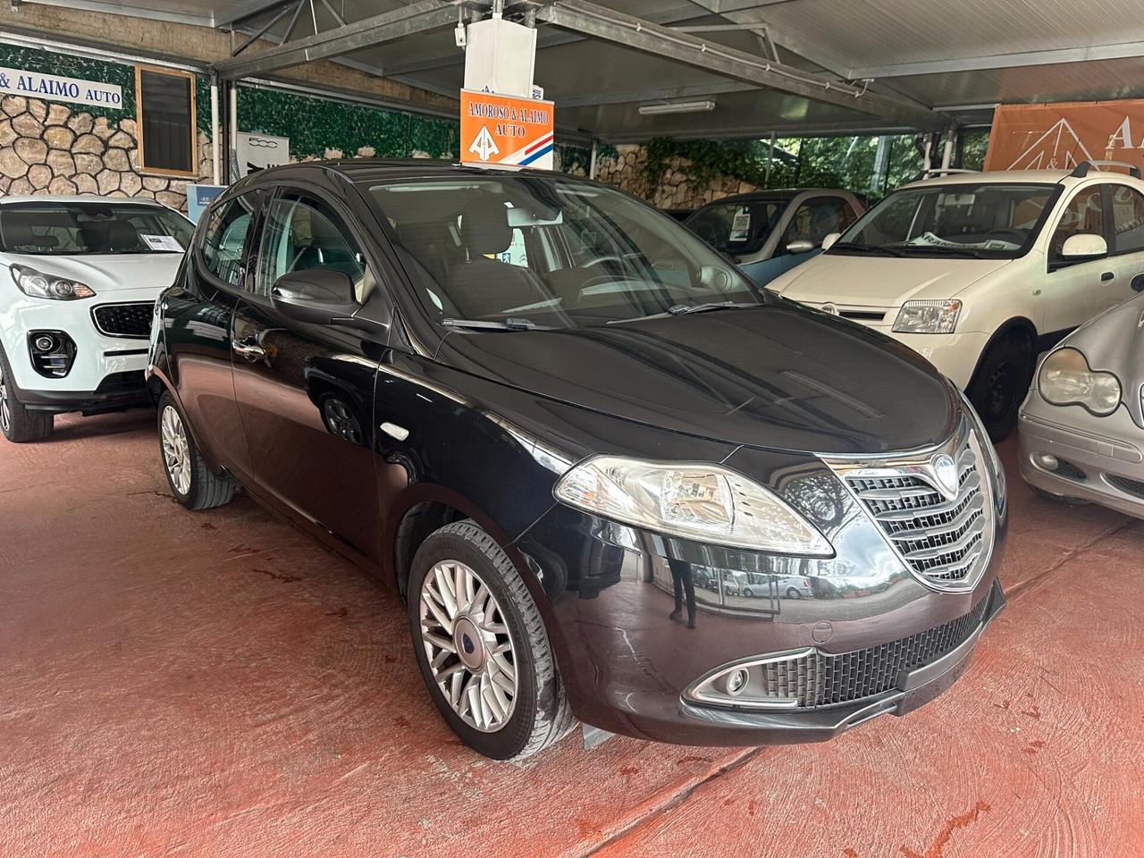 Lancia Ypsilon 1.2 69 CV 5 porte Gold