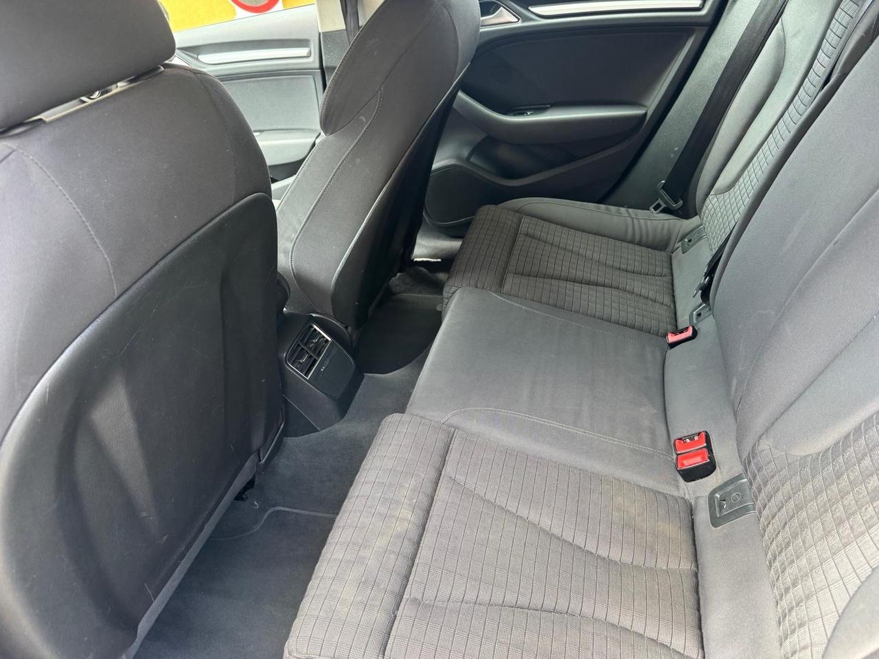 Audi A3 Sedan 2.0 TDI clean diesel quattro edition