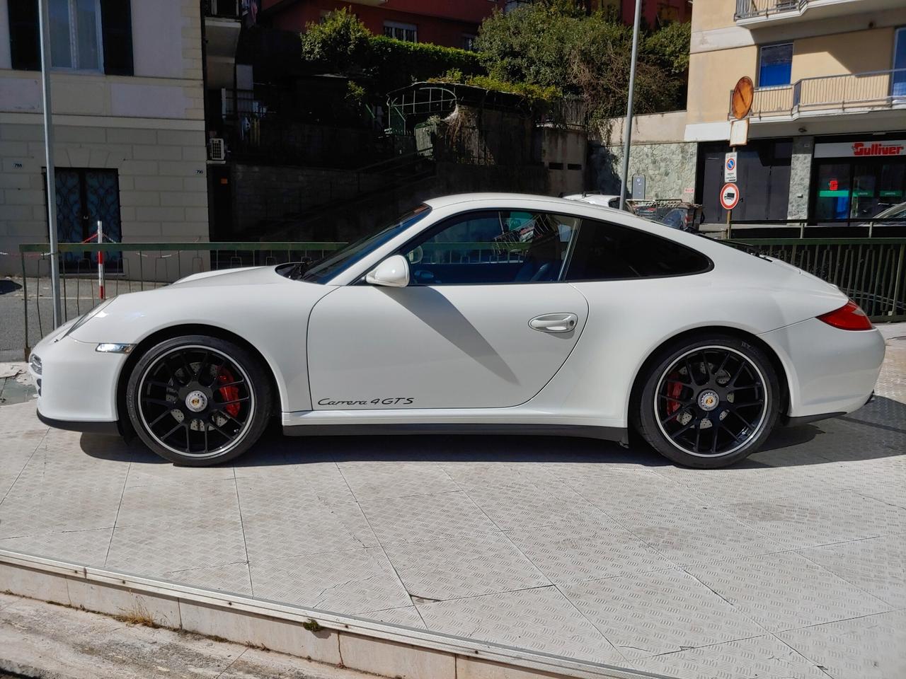 Porsche 911 997 Carrera 4 GTS Coupé