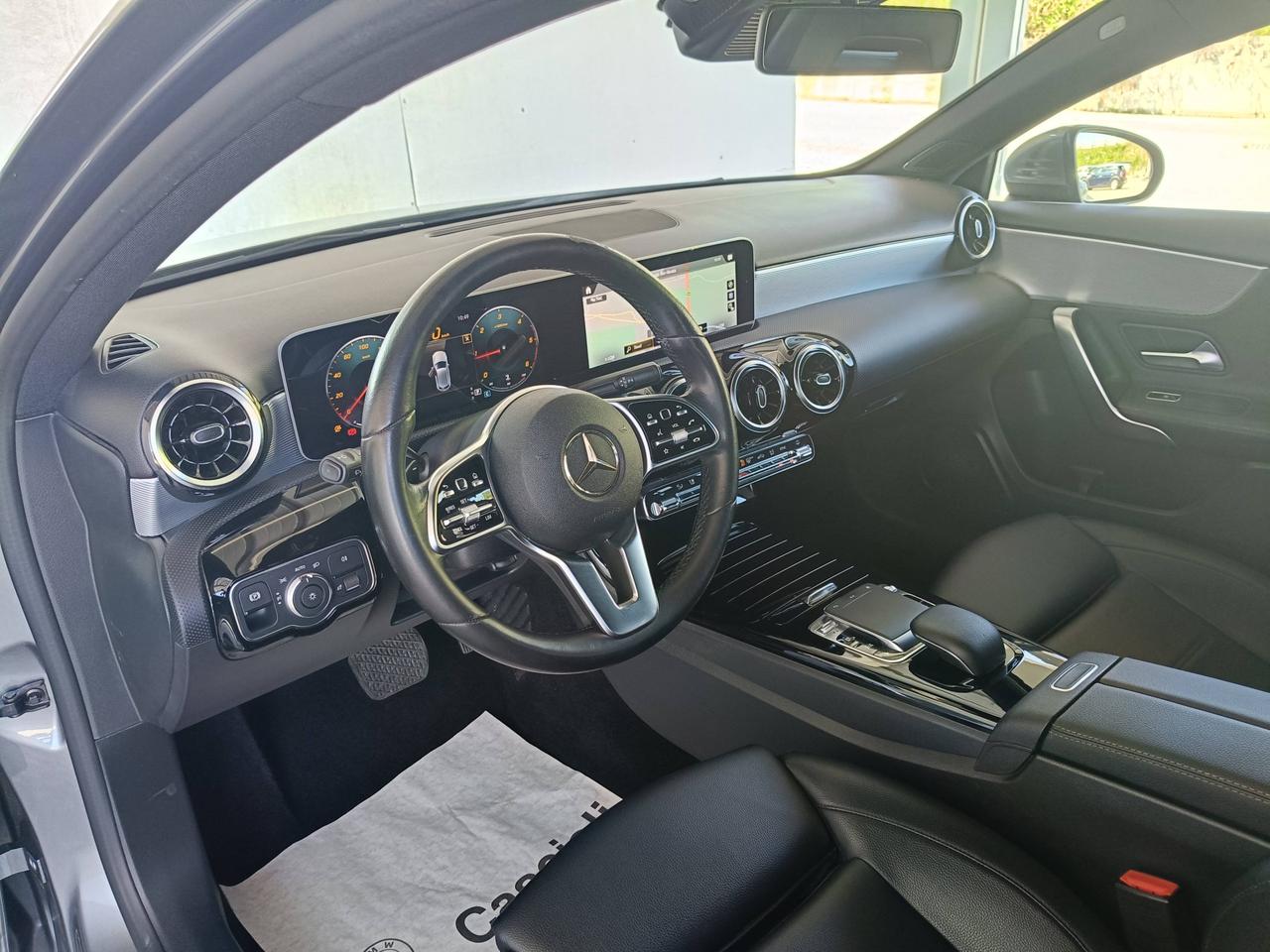Mercedes-Benz Classe A - W177 2018 - A 180 d Sport auto