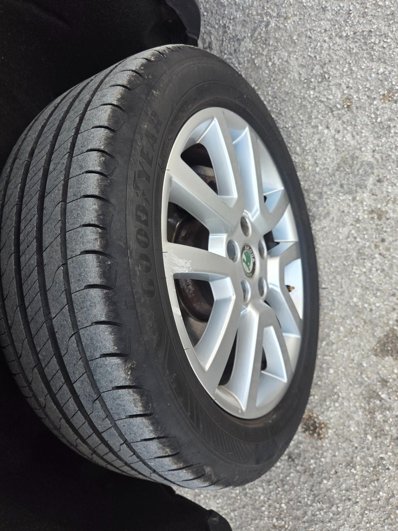 SKODA YETI 4X4 2.0 TDI 140 CV TETTO APRIB KM CERTIF