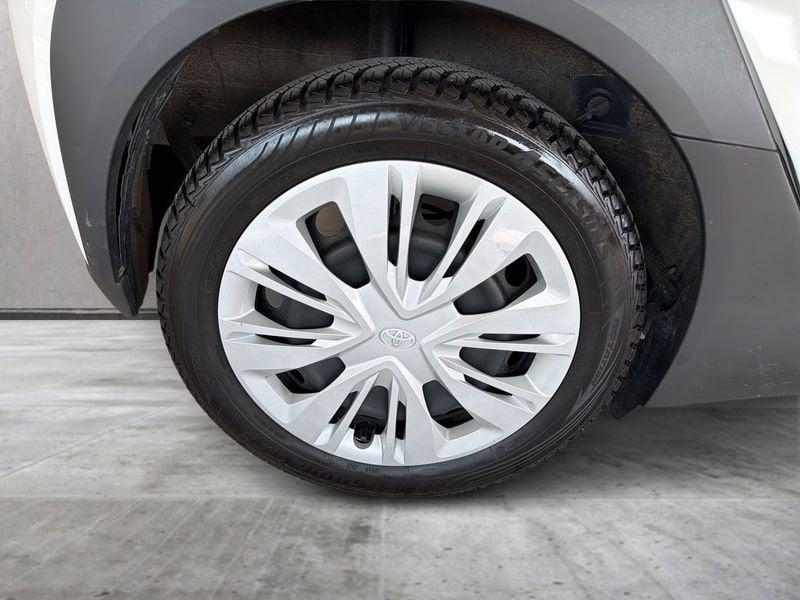 Toyota Aygo X 1.0B (72 CV) Active S-CVT
