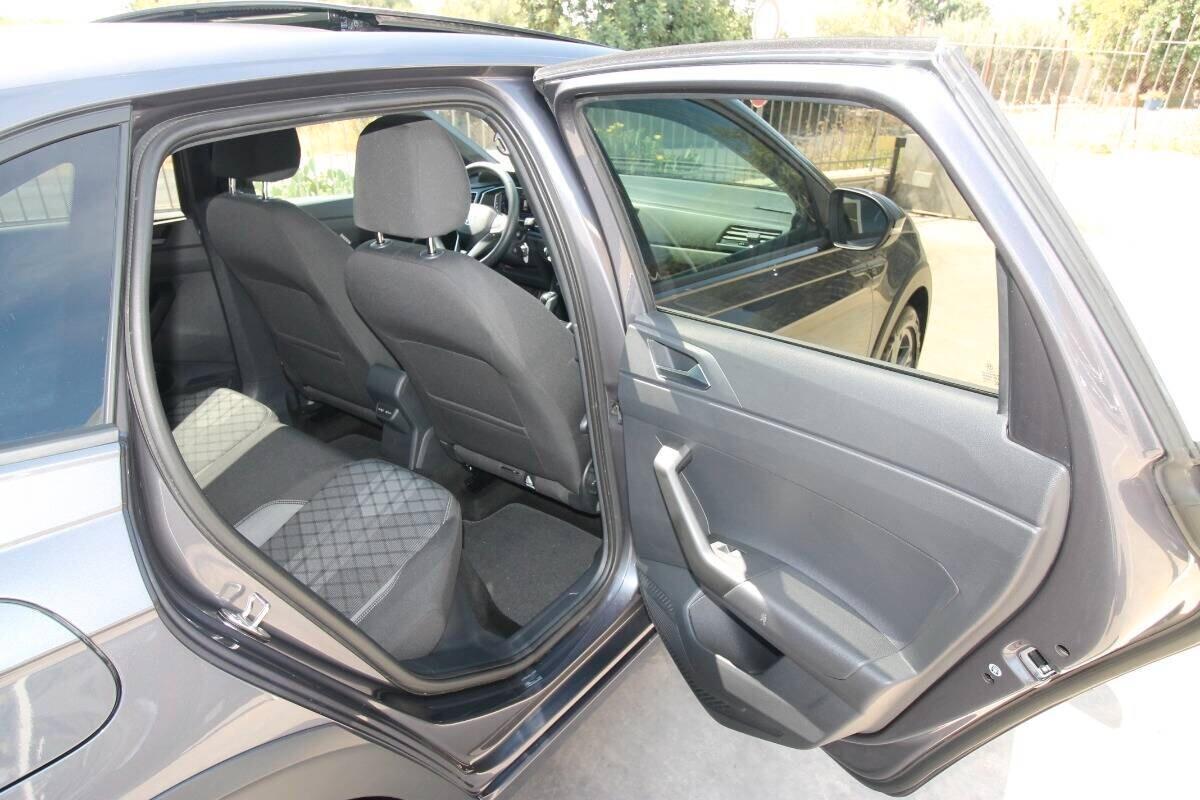 Volkswagen Taigo 1.0 TSI 110 CV DSG R-Line|2022