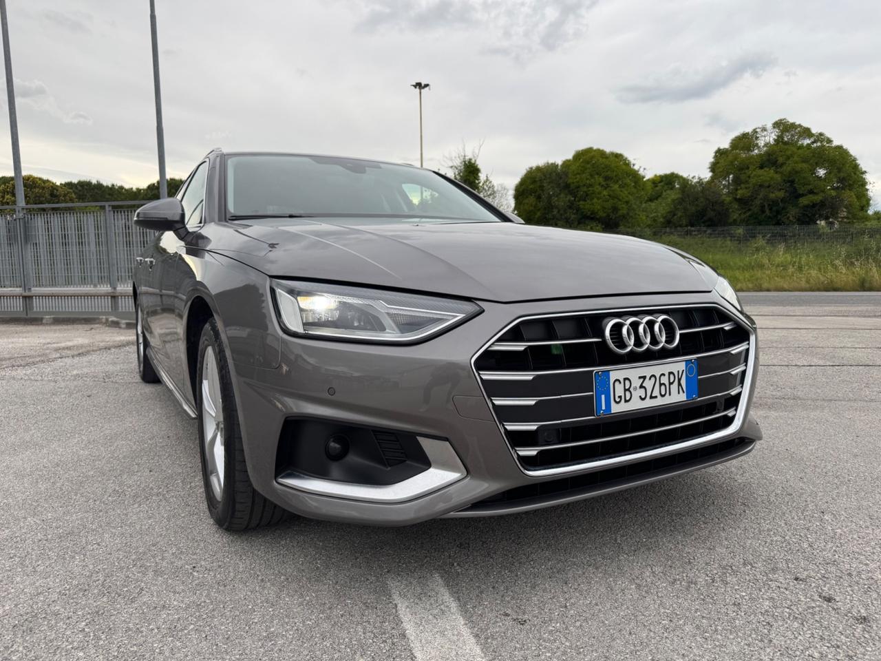 Audi A4 Avant 35 TDI/163 CV S tronic Business Advanced