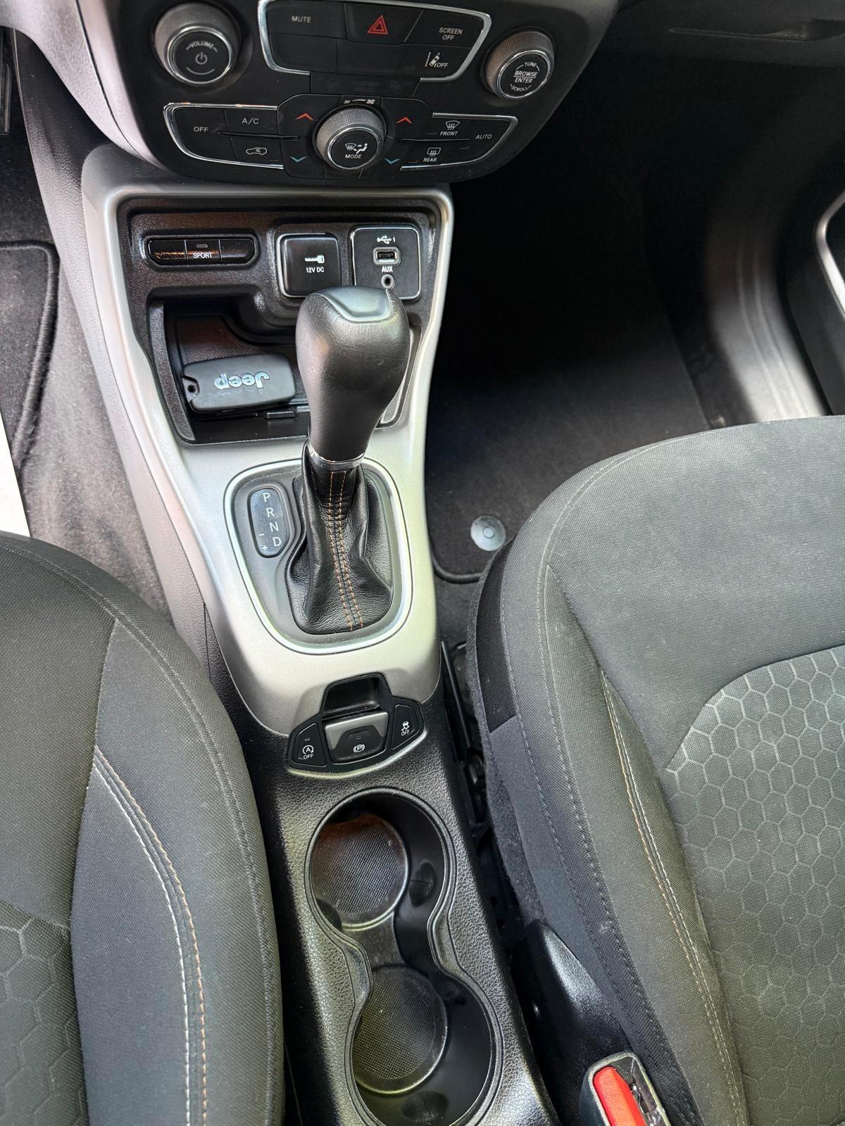 Jeep Compass 1.3 Turbo T4 2WD Business