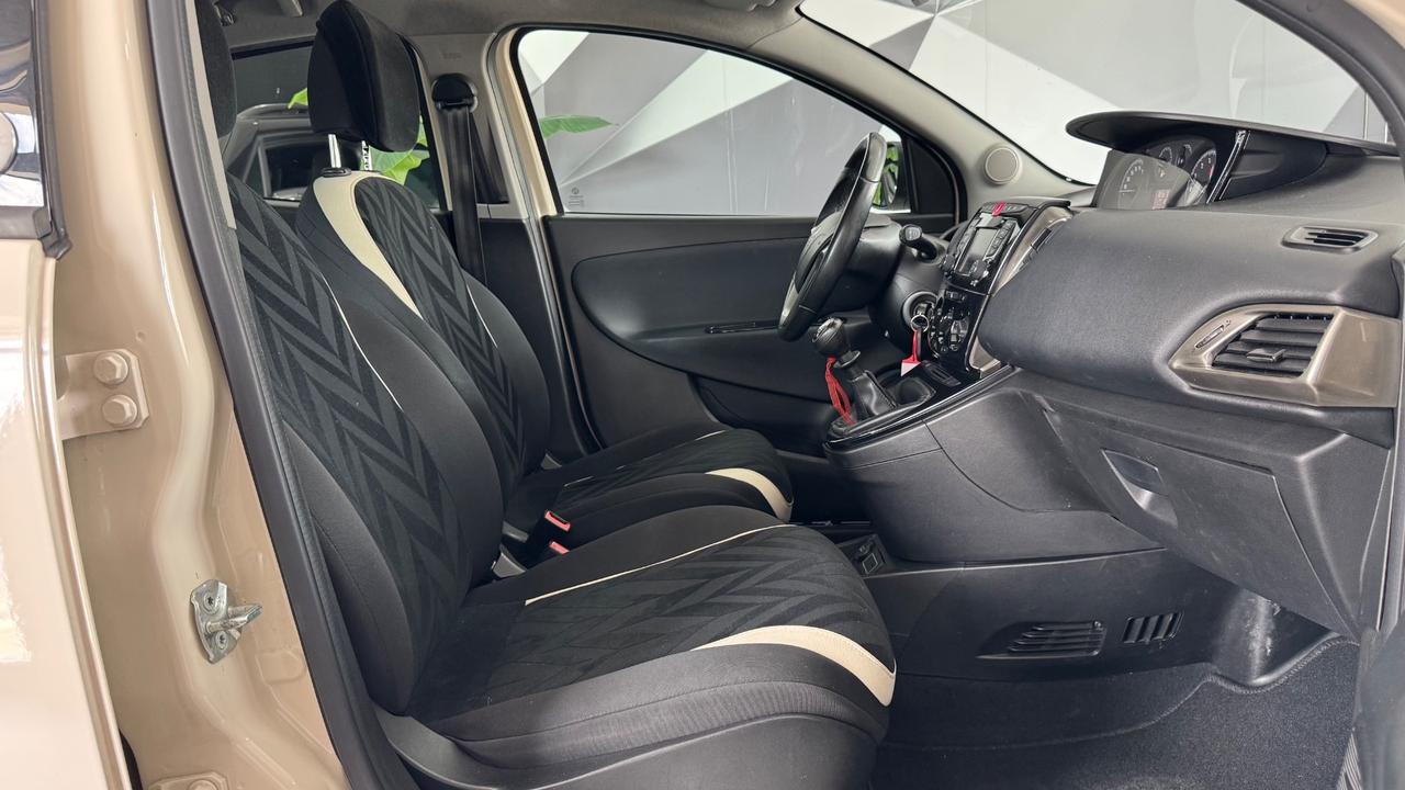 Lancia Ypsilon 0.9 TwinAir 85 CV 5 porte Metano Ecochic Gold