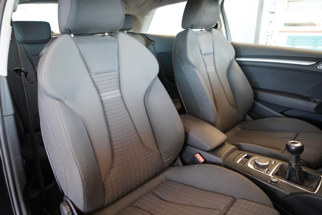 Audi A3 1.6 TDI 105 Cv Attraction