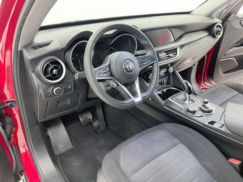 Alfa Romeo Stelvio 2.2 t Business Q4 190cv auto my19