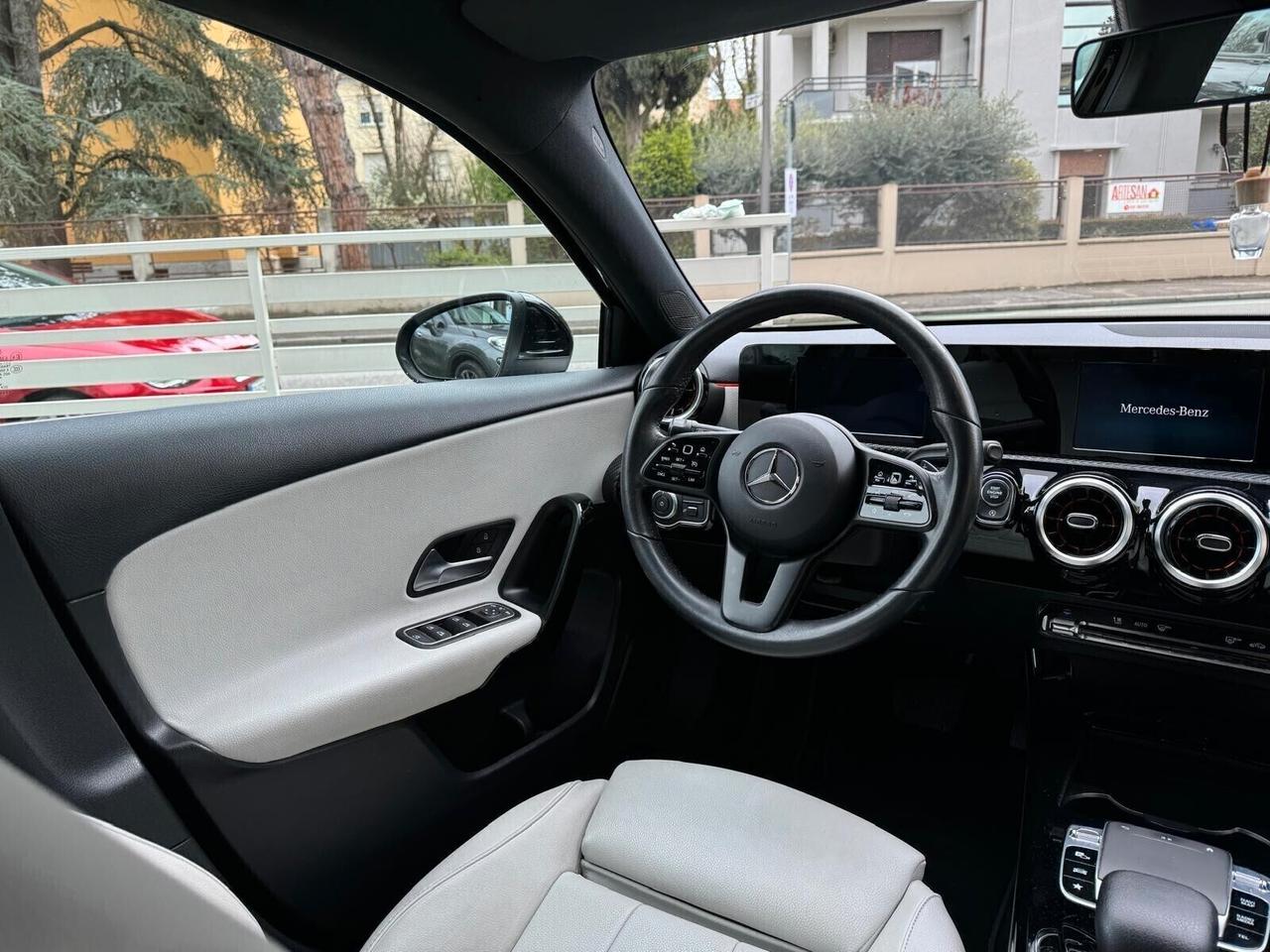 MB CLASSE A 180D AUTOMATIC BUSINESS NAVI