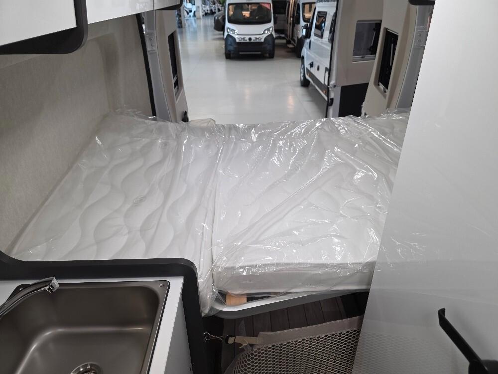 CAMPER MCLOUIS VAN 1 NEXT