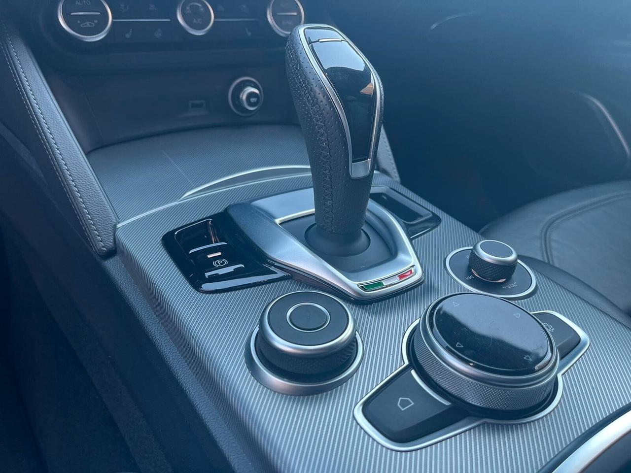 Alfa Romeo Stelvio 2.2 210 CV AT8 Q4 Veloce