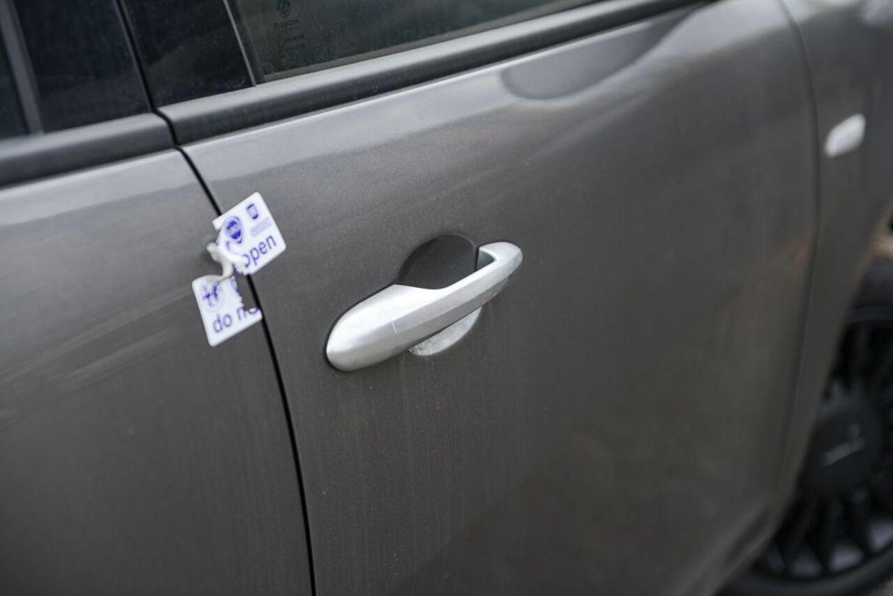 LANCIA Ypsilon III 2021 - Ypsilon 1.0 firefly hybrid Silver s&s 70cv