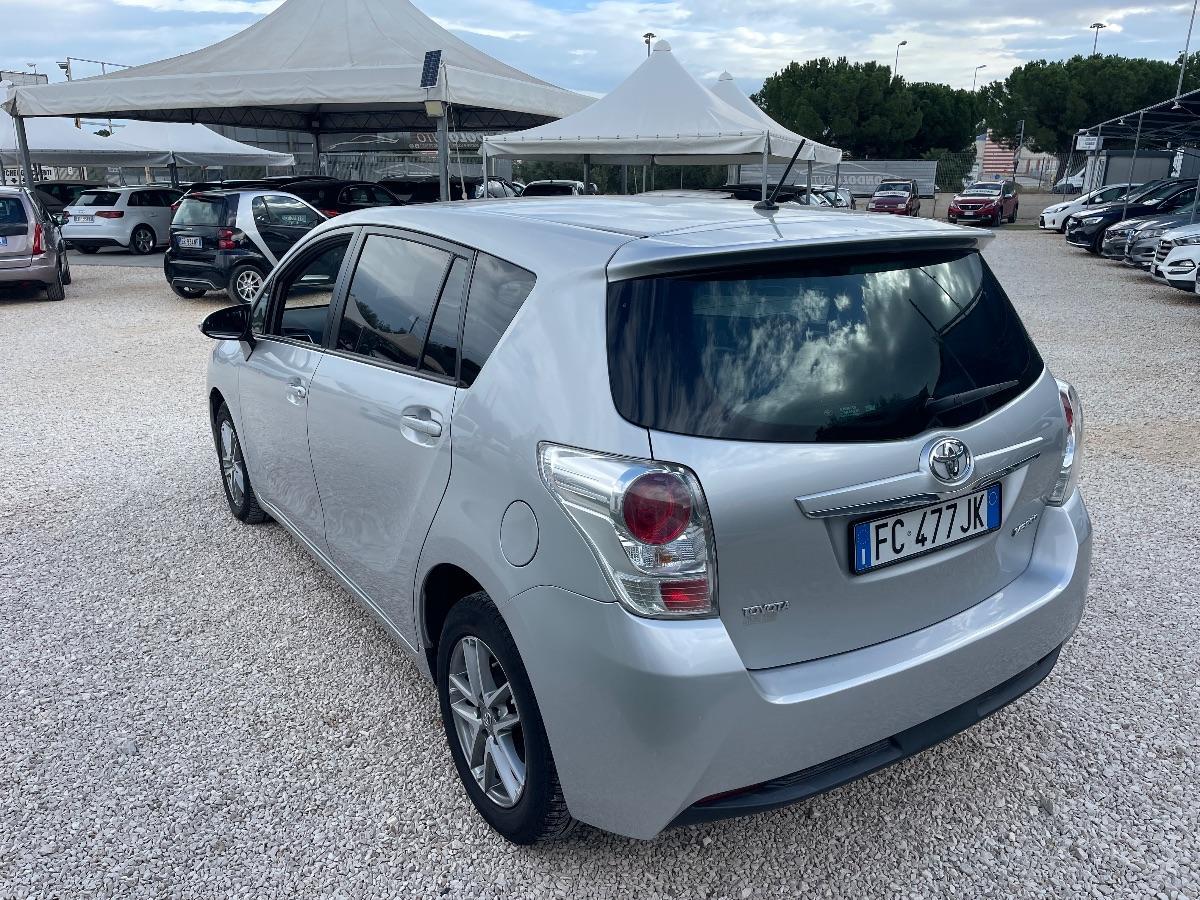 TOYOTA - Verso - 1.6 D-4D Style