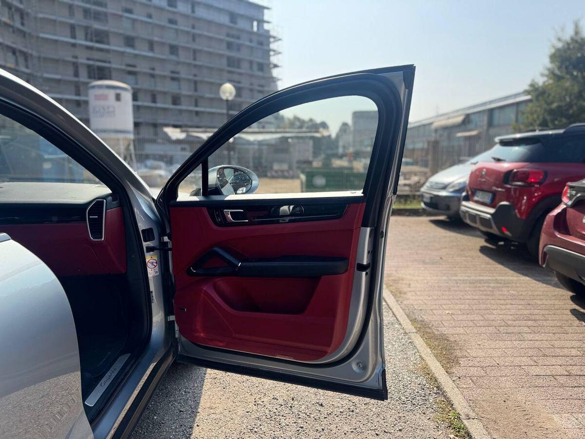 Porsche Cayenne 3.0 e-hybrid 5p.ti tiptronic