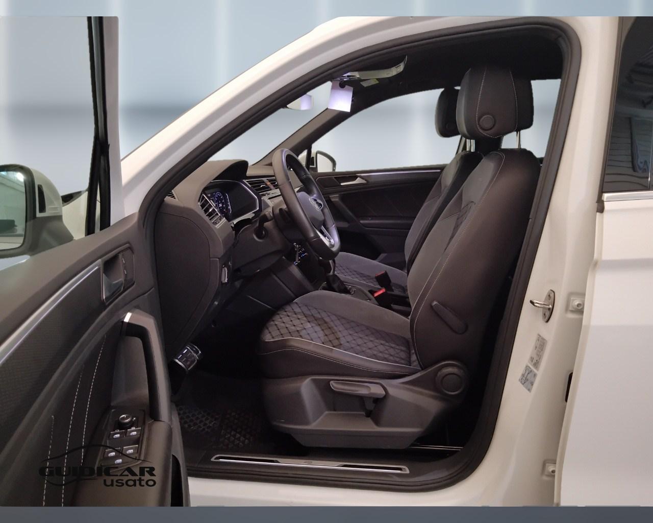 VOLKSWAGEN Tiguan II 2021 - Tiguan 2.0 tdi R-Line 150cv dsg