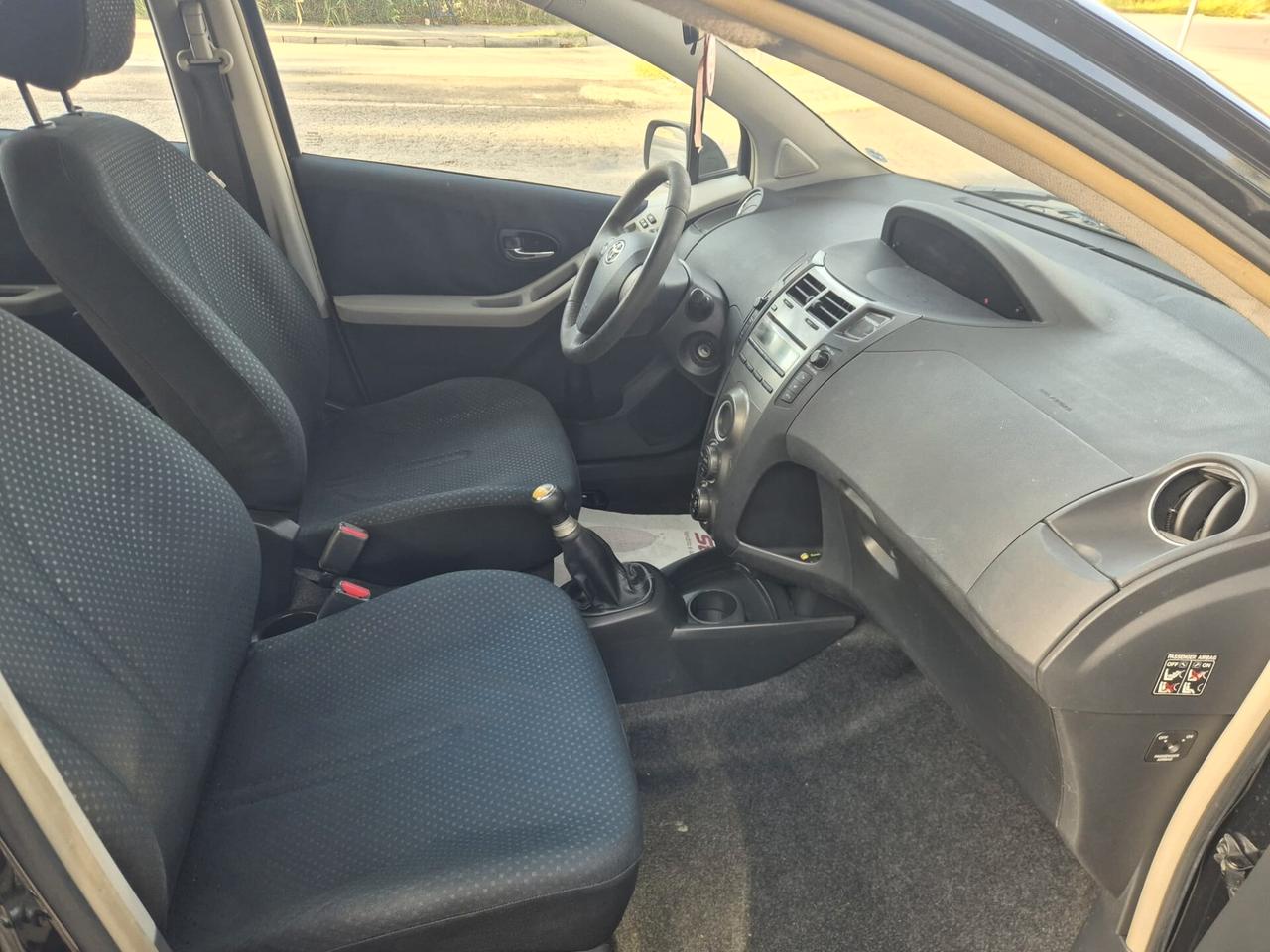 Toyota Yaris 1.0 5 porte